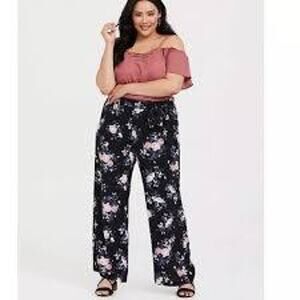 Torrid Size L Black & Pink Floral Challis Wide Leg Pull-On Pants with Tie-Sash